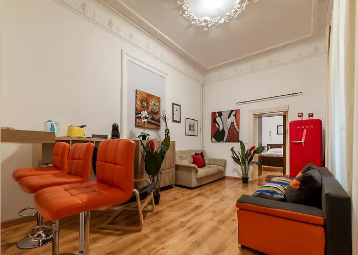 Santa Maria Maggiore Elegant Apartment
